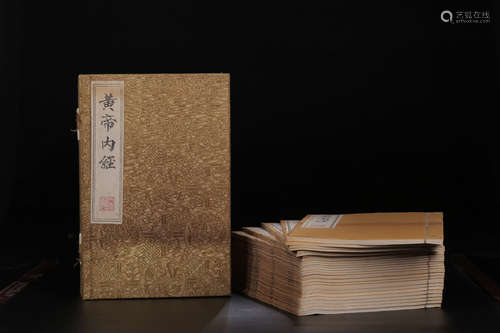 SET OF CHINESE BOOK OF ANCIENT CHINESE MEDICINE