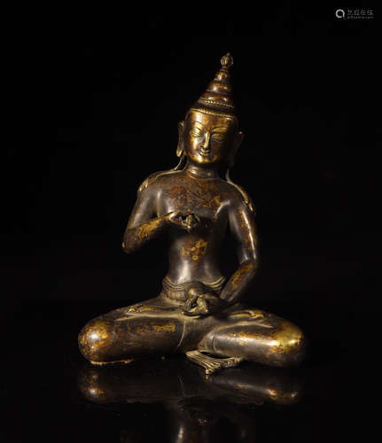 CHINESE GILT BRONZE BUDDHA