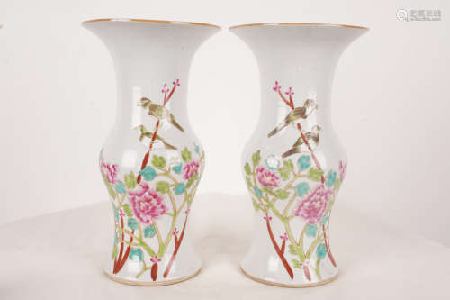 民国富贵白头花觚一对A Pair of Chinese Floral Porcelain Flower Vase
