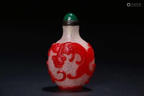 琉璃福寿鼻烟壶A Chinese Carved Glass Snuff Bottle