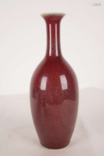 清代霽红釉长颈瓶A Chinese Altar Red Porcelain Flask
