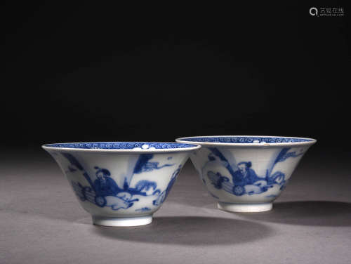 A Pair of Chinese Blue and White Floral Porcelain Cups
