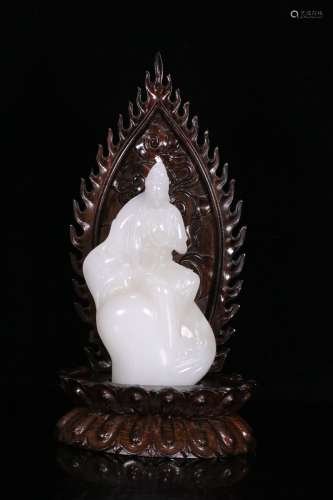 A Chinese Carved Hetian Jade Guanyin Statue Ornament