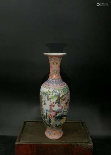A Chinese Famille Rose Birds Painted Porcelain Guanyin Vase