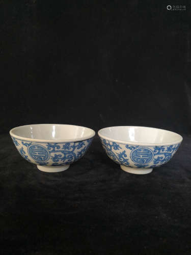 A Pair of Chinese Blue and White Floral Porcelain Bowls