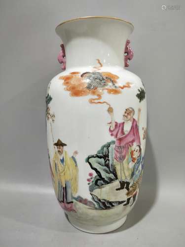 A Chinese Figures Painted Porcelain Double Ears Vase