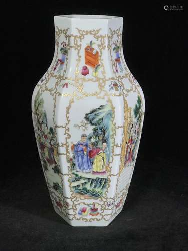 A Chinese Famille Rose Gild Porcelain Hexagon Vase