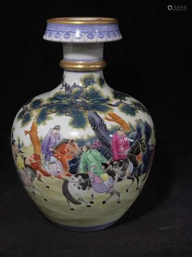 A Chinese Famille Rose Porcelain Vase