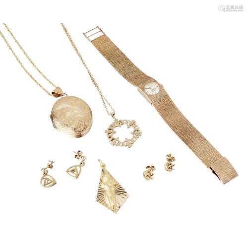 A collection of 9ct gold jewellery