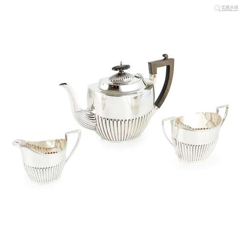 An Edwardian three piece tea service