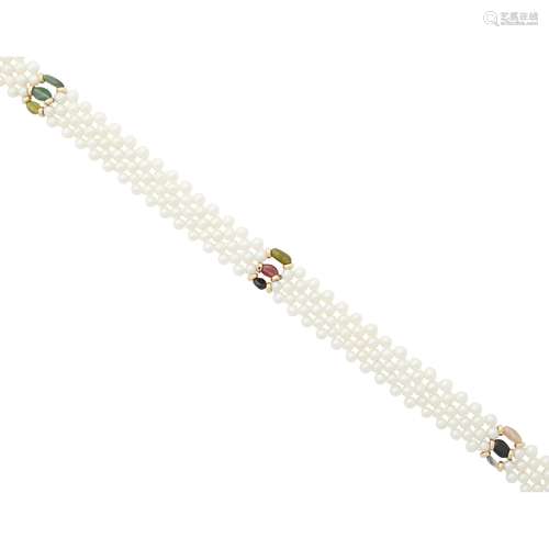 A 14ct cultured pearl necklace