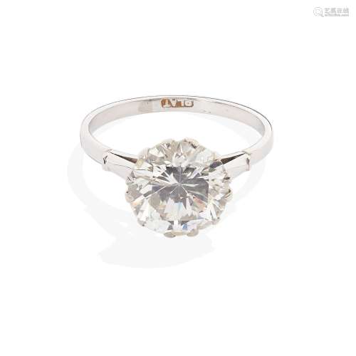 A single stone diamond ring