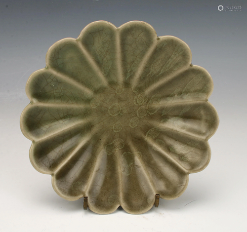 PORCELAIN LOTUS PETAL SHAPED DISH