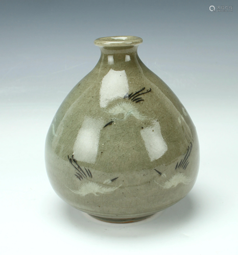 SMALL KOREAN CELADON CRANE VASE