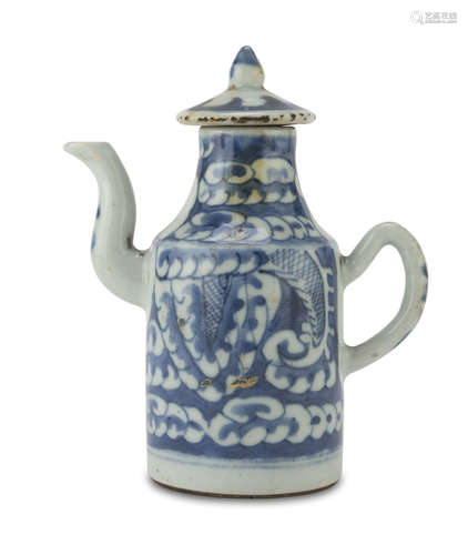 A SMALL CHINESE WHITE AND BLUE PORCELAIN TEAPOT 20TH CENTURY