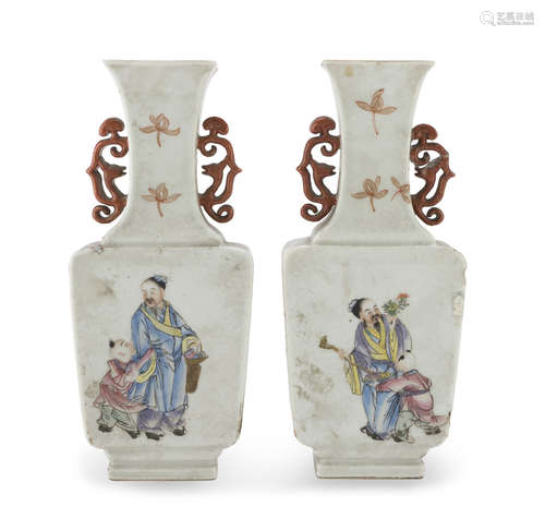 A PAIR OF CHINESE POLYCHROME ENAMELED PORCELAIN VASES EARLY 20TH CENTURY.