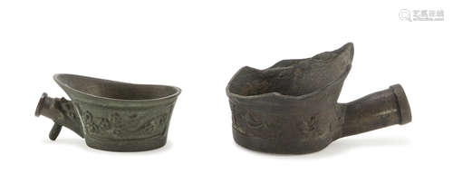 TWO CHINESE BRONZE OIL LAMPS. EARLY 20TH CENTURY.