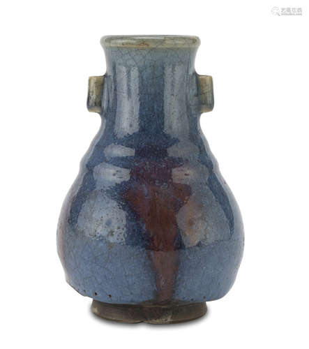 A SMALL CHINESE GLAZED CERAMIC JAR 20TH CENTURY.