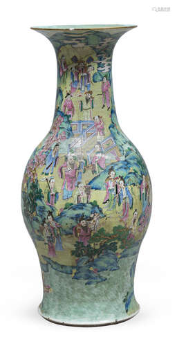 A CHINESE POLYCHROME ENAMELED PORCELAIN VASE LATE 19TH - EARLY 20TH CENTURY