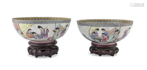 A PAIR OF POLYCHROME ENAMELED METAL BOWLS 20TH CENTURY.