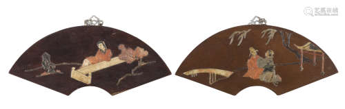 A PAIR OF SMALL CHINESE WOOD PANELS 29TH CENTURY