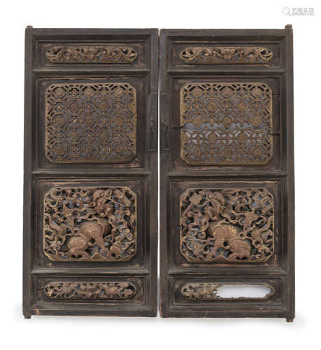 A PAIR OF SMALL CHINESE WOOD PANELS FIRST HALF 20TH CENTURY