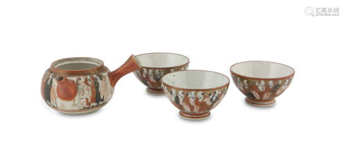 A JAPANESE DECORATED PORCELAIN FOUR PIECES SET. KUTANI MANUFACTURE FIRST HALF 20TH CENTURY.
