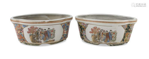 A PAIR OF JAPANESE POLYCHROME ENAMELED PORCELAIN PLANTERS 20TH CENTURY.