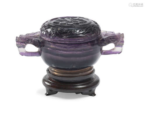 A SMALL CHINESE FLUORITE VASE WITH COVER 20TH CENTURY.