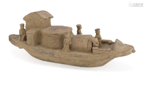 A CHINESE TERRACOTTA SCULPTURE REPRESENTING A SHIP WITH ATTENDENTS. 20TH CENTURY.