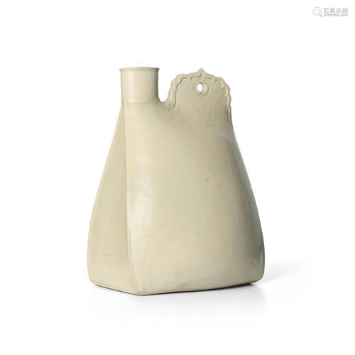 A WHITE GLAZED POTTERY FLASK Liao dynasty