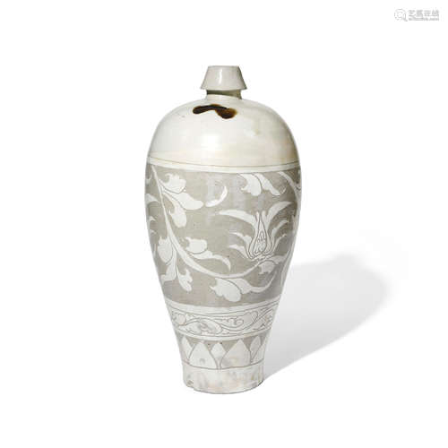 A CIZHOU SGRAFFIATO 'FLORAL-SCROLL' VASE Jin/Yuan dynasty