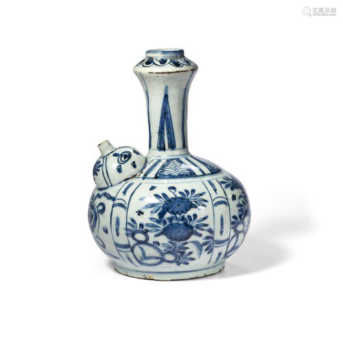 A 'KRAAK' BLUE AND WHITE KENDI Wanli period