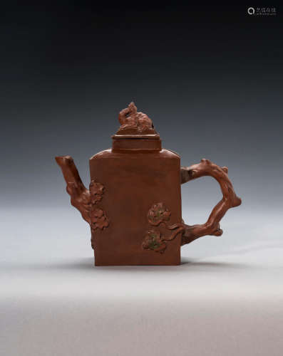 A very rare polished stoneware teapot and cover, probably Plaue a.d. Havel, circa 1720
