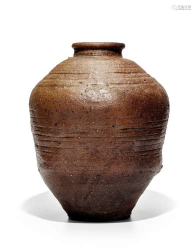 A large Shigaraki stoneware jar Edo period (1615-1868), 18th/19th century