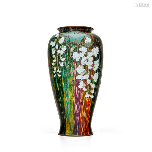 Hattori Tadasaburo (died 1939) A large nagare-gusuri cloisonné-enamel vase Taisho era (1912-1926), circa 1920-1930