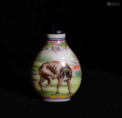 A COPPER TIRE ENAMEL SNUFF BOTTLE PAINTED WITH  ANIMALS IN  QING DYNASTY