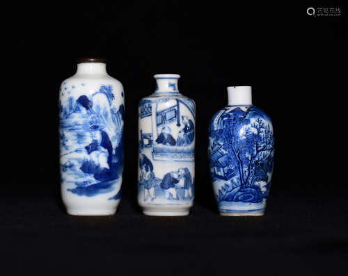 A GROUP OF THREE BLUE AND WHITE  SNUFF BOTTLES  PAINTED WITH LANDSCAPE AND CHARACTERS IN  QING DYNASTY