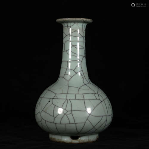 AN OFFICIAL KILN BOTTLE IN SONG DYNASTY