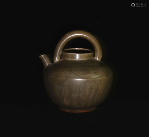 A YUE KILN HOLDING POT IN SONG DYNASTY