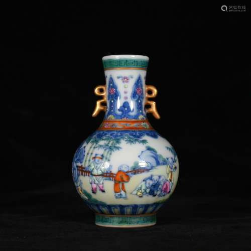 A QING DYNASTY OVERGLAZED  BOTTLE PAINTED WITH CHARACTERS