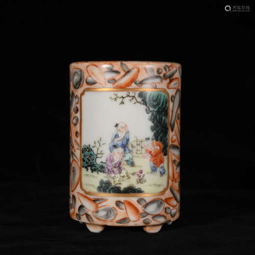 A POWDER ENAMEL PEN CONTAINER PAINTED WITH CHARACTERS AND STONE PATTERNS GLAZE IN QING DYNASTY