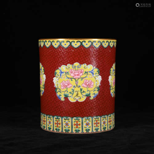 A POWDER ENAMEL FLOWER PEN CONTAINER WITH CONCAVE LINES IN QIANLONG PERIOD