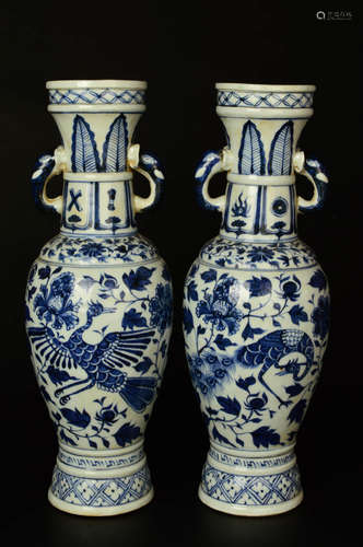 A Pair of Chinese Blue and White Floral Porcelain Vase