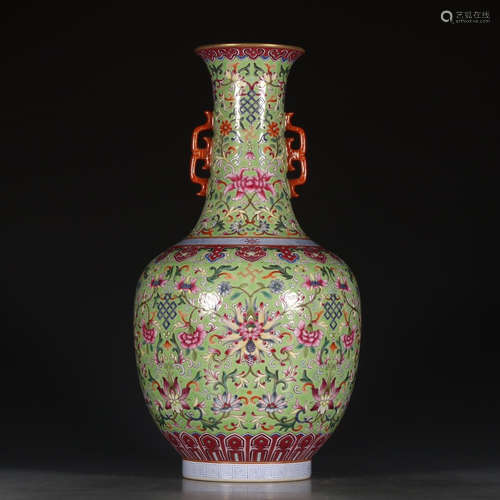 A Chinese Green Famille Rose  Twine Pattern Porcelain Vase