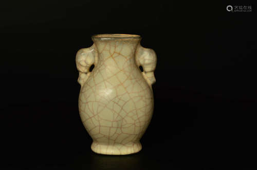 A Chinese Royal Kiln Porcelain Zun