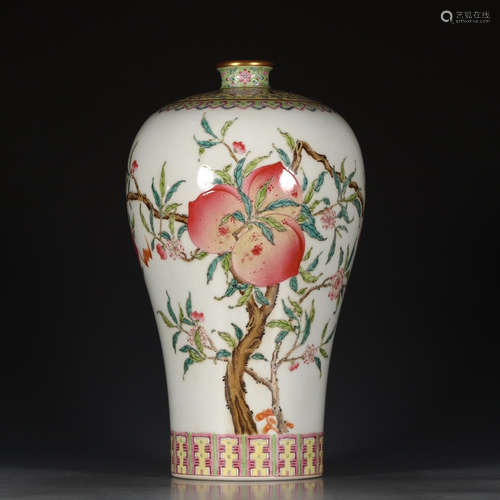 A Chinese Famille Rose Gild Floral Porcelain Vase