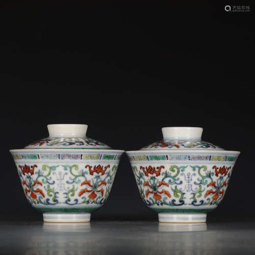 A Pair of Chinese Doucai Floral Porcelain Bowl with Cover