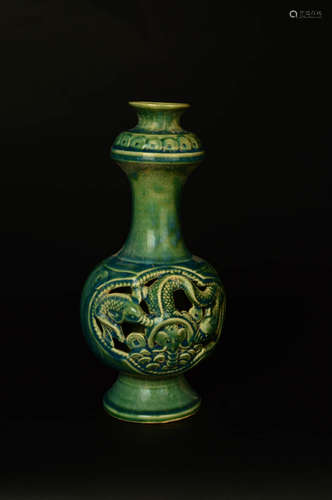 A Chinese Green Glazed Piercing Porcelain Vase