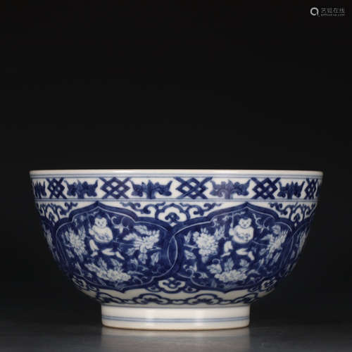 A Chinese Blue and White Floral Porcelain Bowl